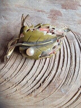 Vintage Gold-Tone Leaf Brooch with Pearl Accent signed ART
